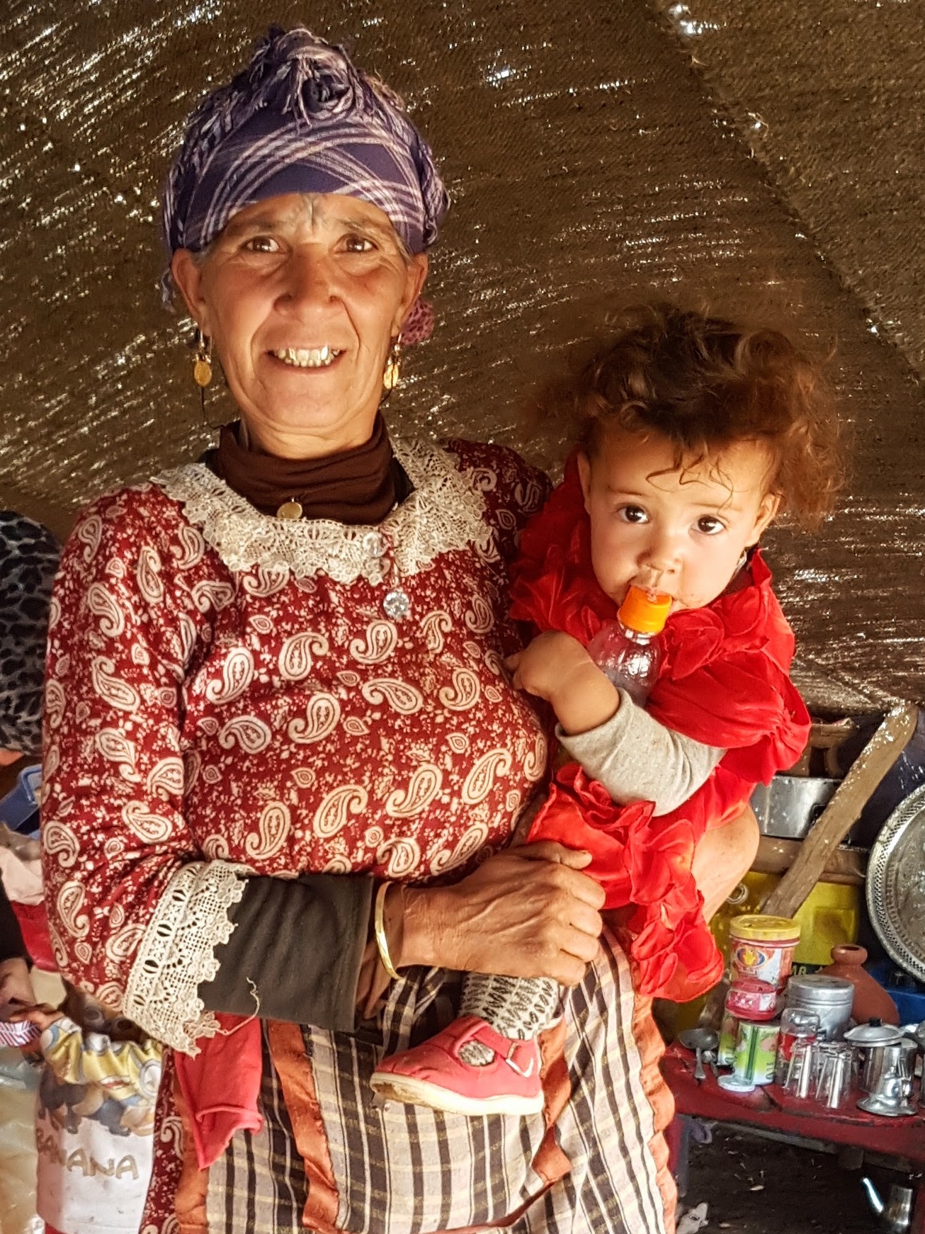 Berber woman with her grand daughter